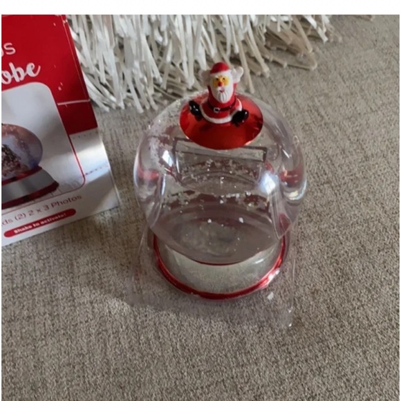 🪞 NEW light up holiday santa glow decorative snow globe - Picture 3 of 6
